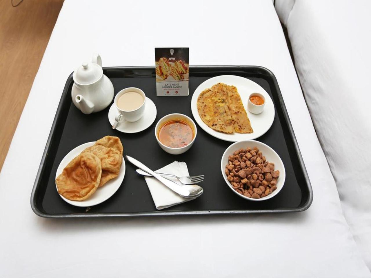 Oyo 10338 Hotel Aadesh Palace Βαρανάσι Εξωτερικό φωτογραφία