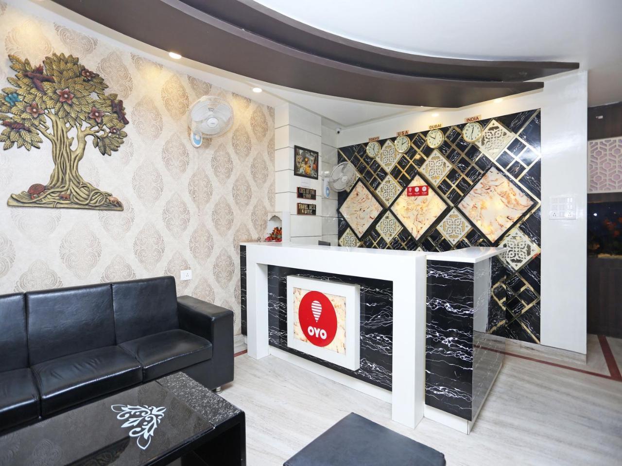 Oyo 10338 Hotel Aadesh Palace Βαρανάσι Εξωτερικό φωτογραφία