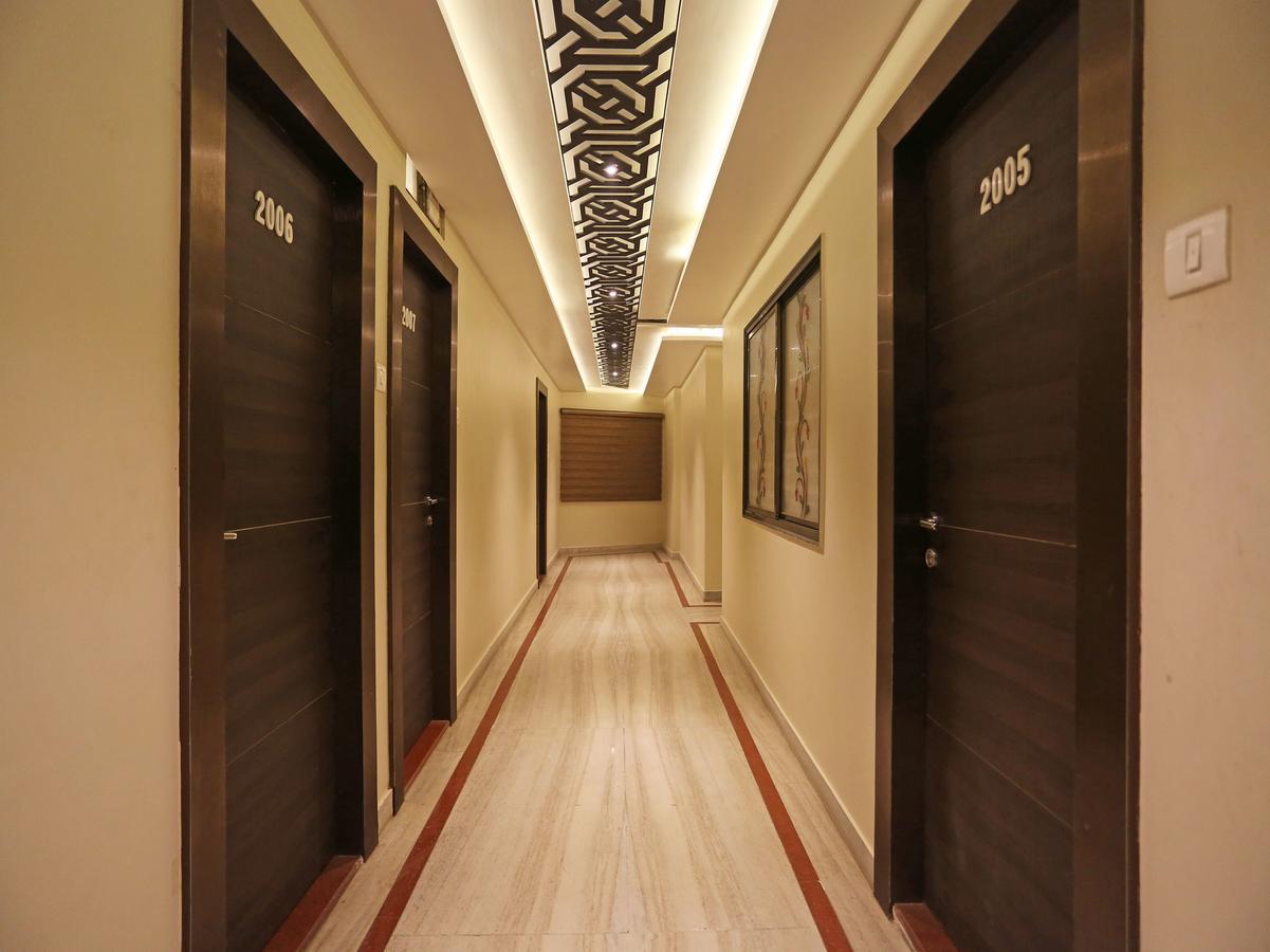 Oyo 10338 Hotel Aadesh Palace Βαρανάσι Εξωτερικό φωτογραφία