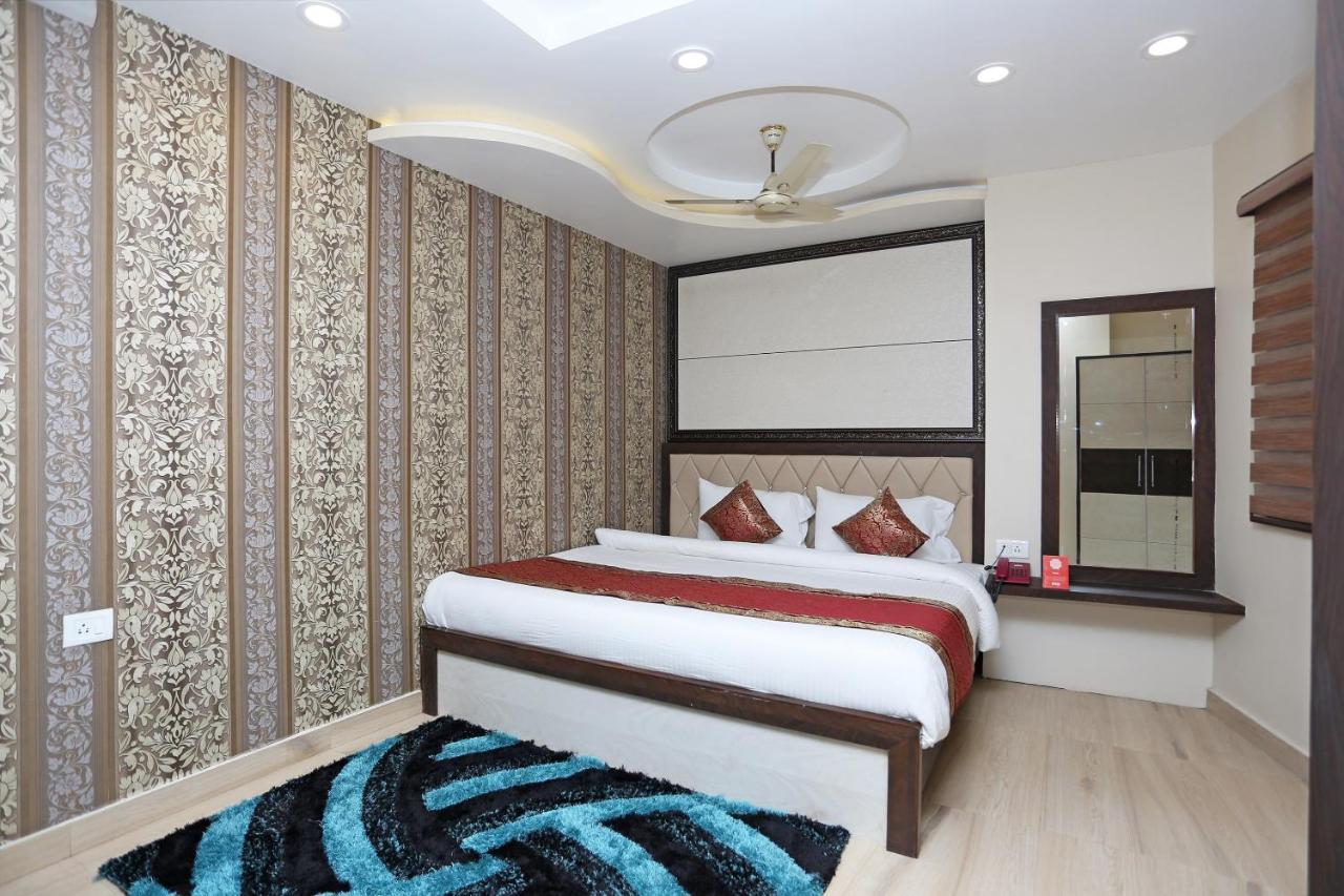 Oyo 10338 Hotel Aadesh Palace Βαρανάσι Εξωτερικό φωτογραφία